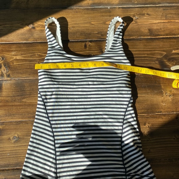 lululemon striped amala tank top size 4 - Picture 10 of 11